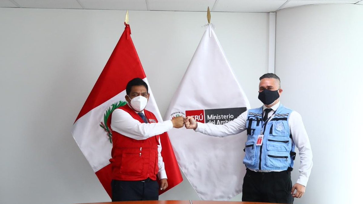 📢 Ministro <a href="/RubenJ_Ramirez_/">Rubén Ramírez</a> se reúne con representantes de la <a href="/ONUPeru/">Naciones Unidas Perú</a>, para trabajar conjuntamente con un equipo de expertos que contribuirán al reforzamiento de las acciones del Estado en materia de desastres ambientales.
#EmergenciaClimática