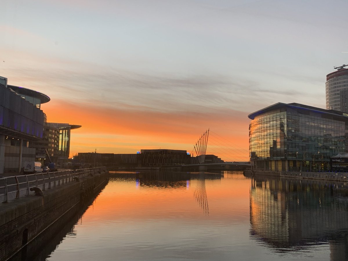 gemmastroyan's tweet photo. Another stunning sunset blessing us while we’re here in Salford, performing at @The_Lowry https://t.co/fmnabjX0ks