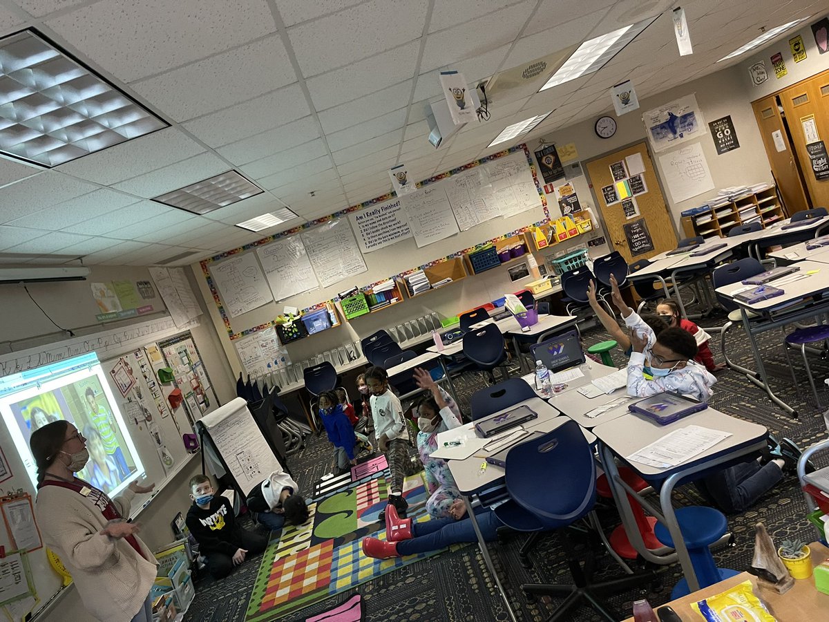 TheMrDeWitt89's tweet photo. After we played a game called Jumping to Conclusions, we learned that we need more information before we make the appropriate reaction. #sel @RobeyRockets #wearewayne #secondsteps https://t.co/okQVLC0T7P