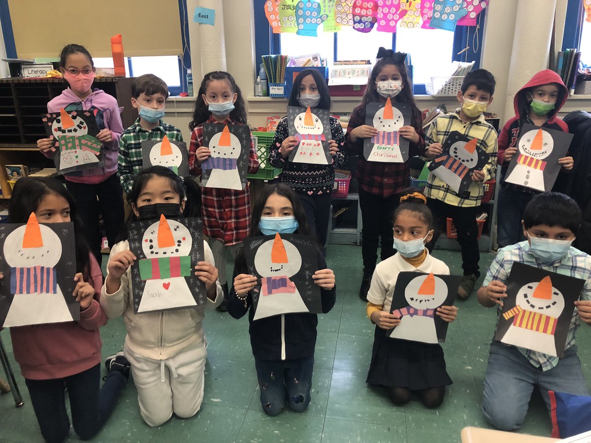 2ndGradeJKO's tweet photo. During Genius Hour, we read the book “Snowmen At Night”. Students identified rhyming words and discussed in their pods what their snowmen at night would do. Then students created their very own snowmen! ⛄️ ❄️ @PS66JKO #geniushour #welovereading #snowmenatnight #weloveart https://t.co/j1JZ8fHD5t