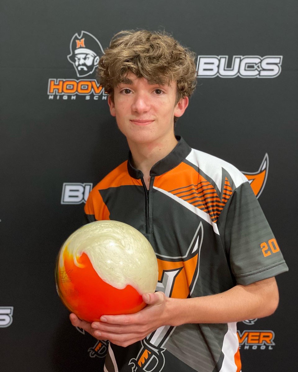 hhsbucsbowling's tweet photo. Congrats to our top two finishers during day 1 of the South Regional tournament. Alex Lee finished 3rd with a 606 three game series. Connor Davis finished 12th with a 518 series. Everyone contributed to the team! Go Bucs! #sailsup #pinsdown #unf1n1shed https://t.co/PbtV0Vlw2C