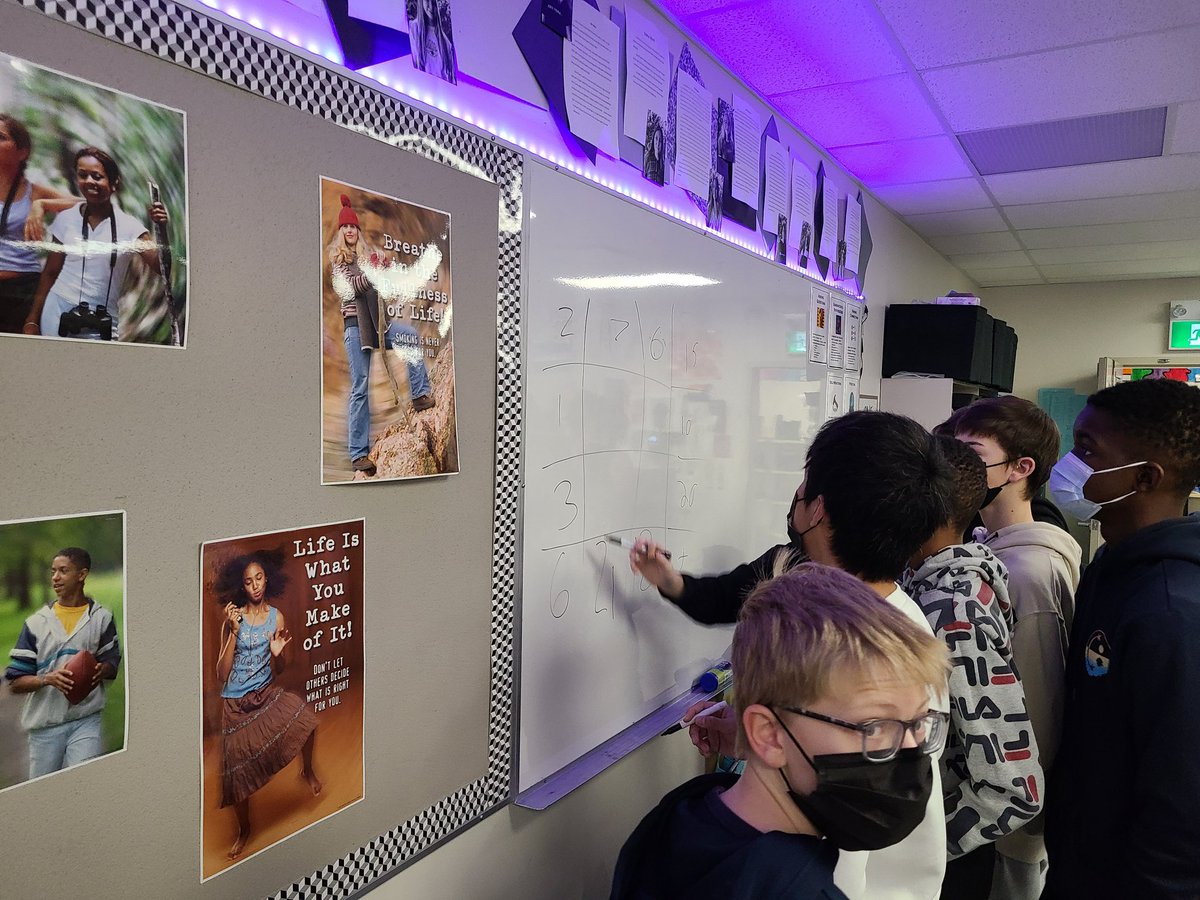 webbkyle's tweet image. When you&apos;re redeployed to substitute teach, it&apos;s a no brainer to pull out some @YohakuPuzzle and set up a quick #ThinkingClassroom task to start the day.
@StGabriel_RCSD
@DaviesEltom #RCSDthinks