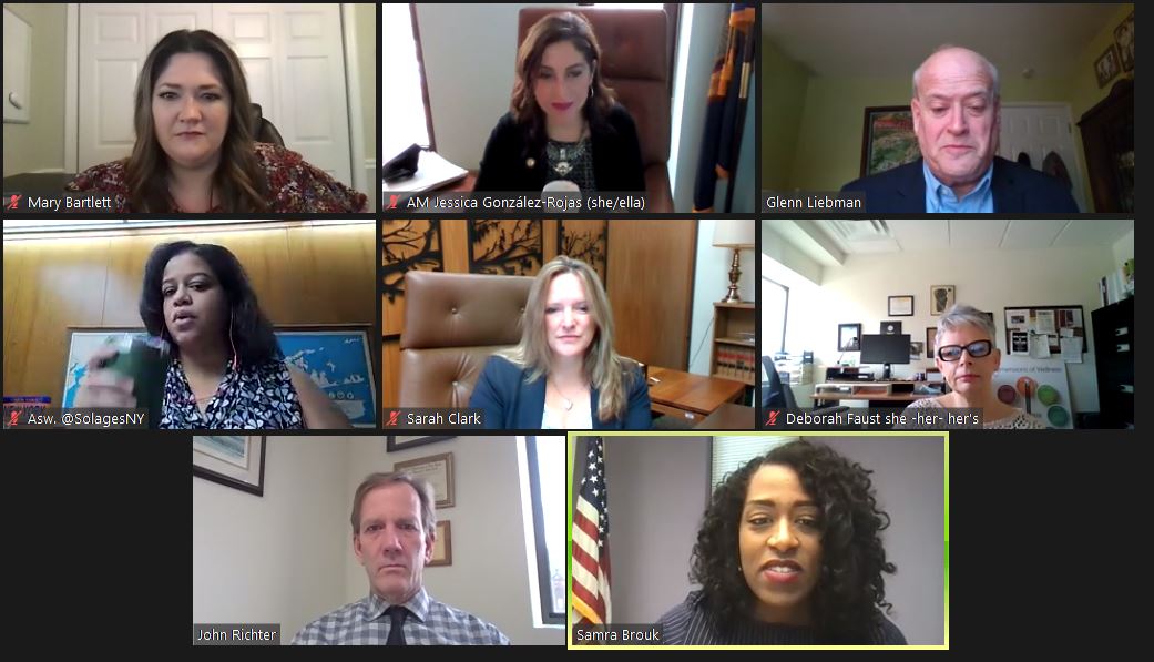 NAMINEWYORK's tweet image. We are proud to stand alongside our #MentalHealth Chair, @SenatorBrouk &amp;amp; her Assembly colleagues @MichealleSolages,  @sarahhartclark &amp;amp; Jessica González-Rojas @votejgr to introduce legislation to advance maternal mental health &amp;amp; bring the discussion of these issues out of the dark