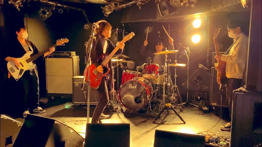 FirstLight_Band's tweet image. 【Thank you DaisyBar!!】

01/17(月) 下北沢DaisyBar

1. 月君想
2. 小夜なら
3. LIT Light

photo by Suzushi