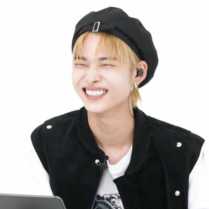 himaawaarry's tweet photo. We love you our Legendary Maknae!! 
#NI_KI #ENHYPEN  @ENHYPEN_members https://t.co/4qL8WIG9cb