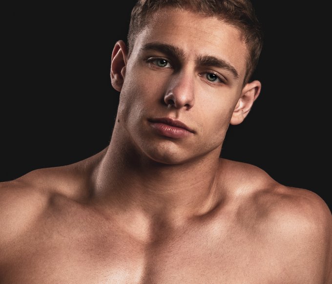 Matt Luscious ? @CreamyGorilla by @PaulJamnicky 
https://t.co/GiK6hulLCm https://t.co/rnUvQ9XSmy