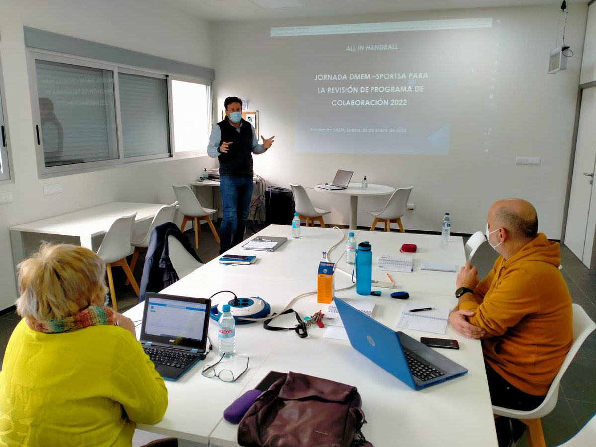 allinhandball's tweet photo. Nos reunimos para concretar acciones y organizar trabajos del proyecto de balonmano inclusivo. 
Gracias a Mercè Cana y Ángel Ayllón de @demanoenmanonet y @JoseMainez de @Fbmcv por todo su trabajo y su entusiasmo por llevar el deporte inclusivo a cada rincón. @GVAculturesport https://t.co/TnhhAPooBF