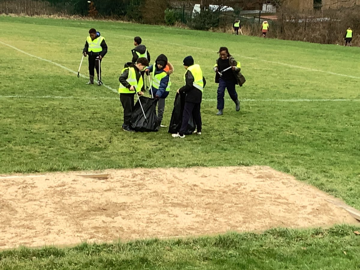 BeaumontPAc's tweet photo. Well done Guillemots class who have spent the morning picking up litter from around our school. Unbelievably, as well as litter, we also found a space hopper, footballs and a toy shopping trolley! @SouthPennine #EngagingCommunity #InspiringLearners https://t.co/xUQ6VQJOj1