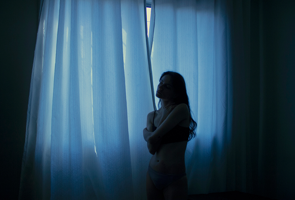 catiasimoesph's tweet photo. I'm a female #photographer from Brazil, born in 1989. I found in photography the purest way to express myself without a word just through self-portraits and intimate photo shoots with friends. I use self-portraits as a therapeutic extension to deal with my PD and anxiety problem. https://t.co/WaYNtWpJDi