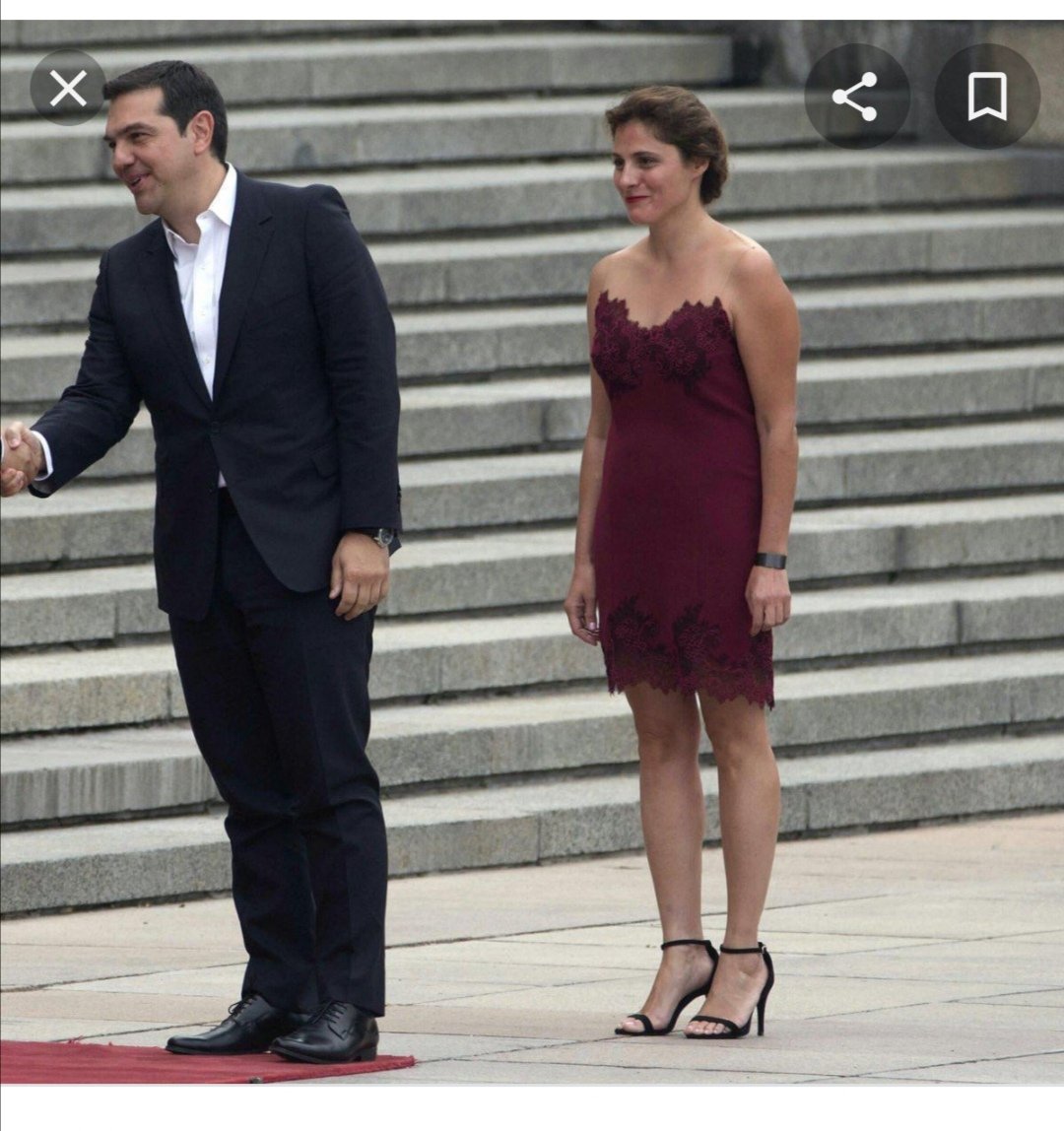 angie22gr's tweet photo. Ο Αλέξης σιχαίνεται το κιτς. Δεν το αντέχει βρε παιδί μου, πώς το λένε;;
#αυτοδημιούργητος #αυτοδημιούργητα_σούργελα https://t.co/37FHXle5lB