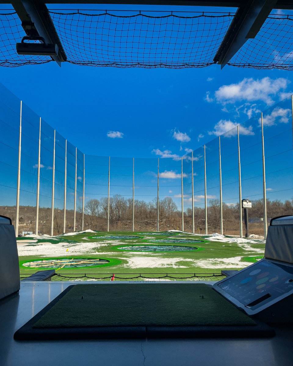 KahleRandy's tweet photo. Morning tee times and great breakfast what else could you ask for?? @TopgolfPittsbu1 @Topgolf @TigerWoods #goodmorning #FridayFeeling #Golf https://t.co/szS8yjHxs1