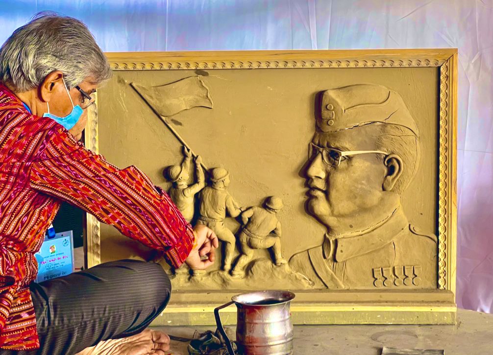sudarsansand's tweet photo. On the Occasion of #Netaji Jayanti at his birth place Cuttack, #OdishaLalitKalaAcademy is organising Clay sculpture camp for the first time.15artists from Cuttack joined in this camp.
During Durga Puja &amp; other festival those clay artists are well known for their works https://t.co/c2VIuLmmYO