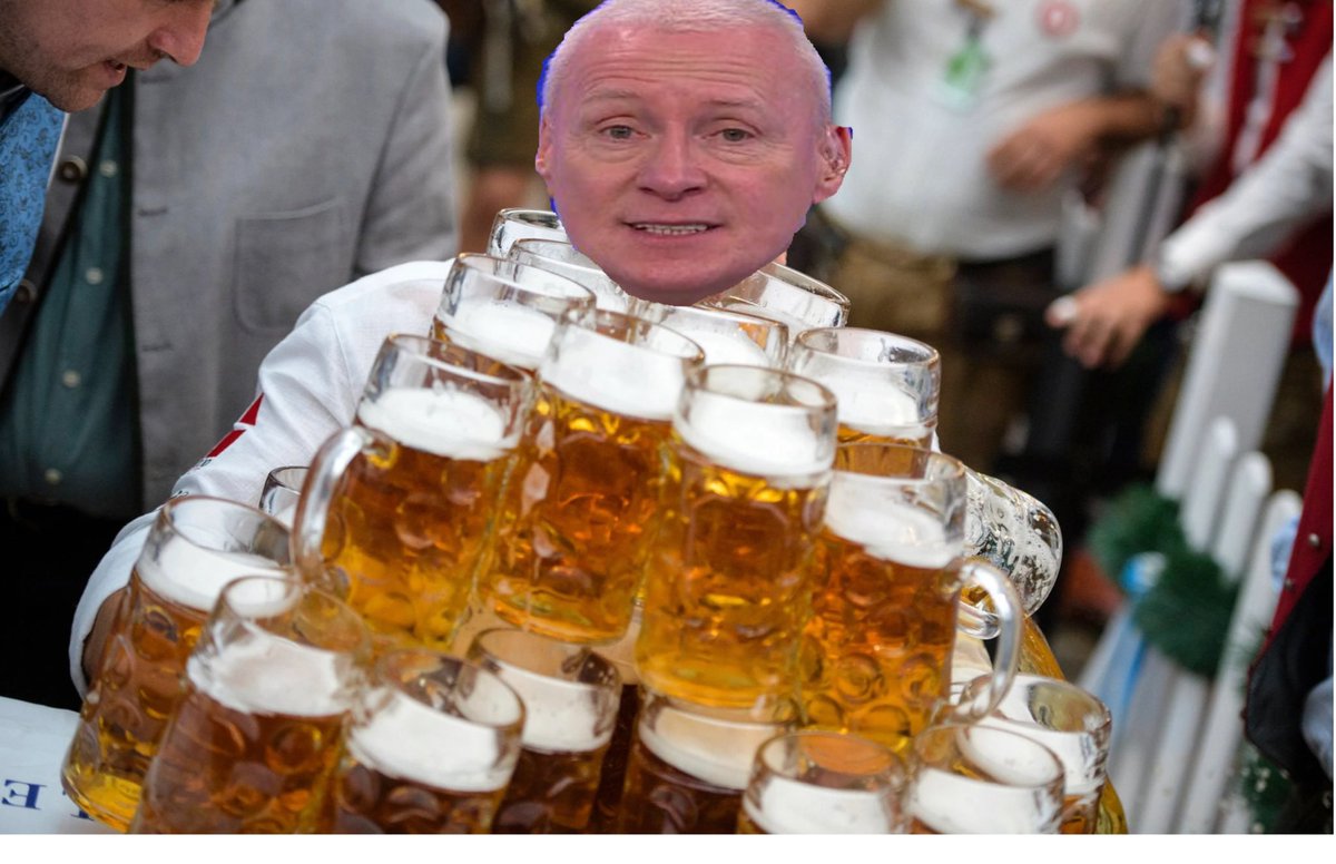 TalksportU's tweet photo. @JimWhite @RangersFC @trevor8sinclair @talkSPORT https://t.co/kIBj6T5zEx