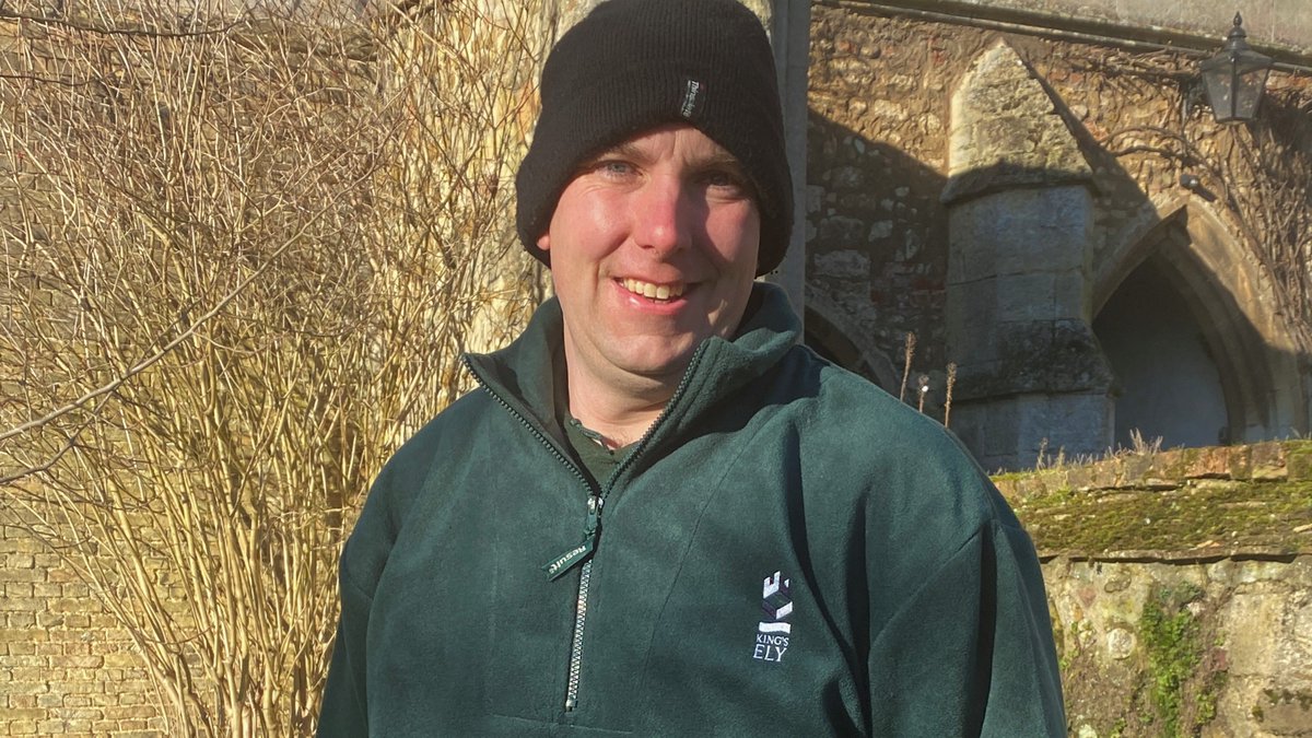 Five minutes with... Sam Weekes, who has joined our Gardens Team this term! 😊
Enjoy: bit.ly/3GTod4c
#KingsEly #fiveminuteswith #welcome #community