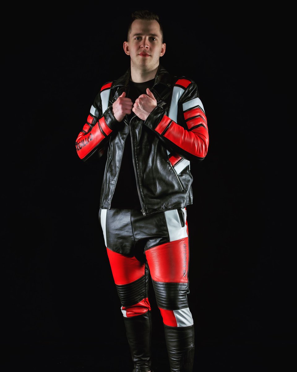 leathermaster24's tweet photo. Happy international fetish day ❤️🖤

#Master #leather #leatherdom #leathers #jacket #pants #leatherpants #leatherjacket #colour #fetish #fetishday #leatherfetish https://t.co/BNiwVCWEdF