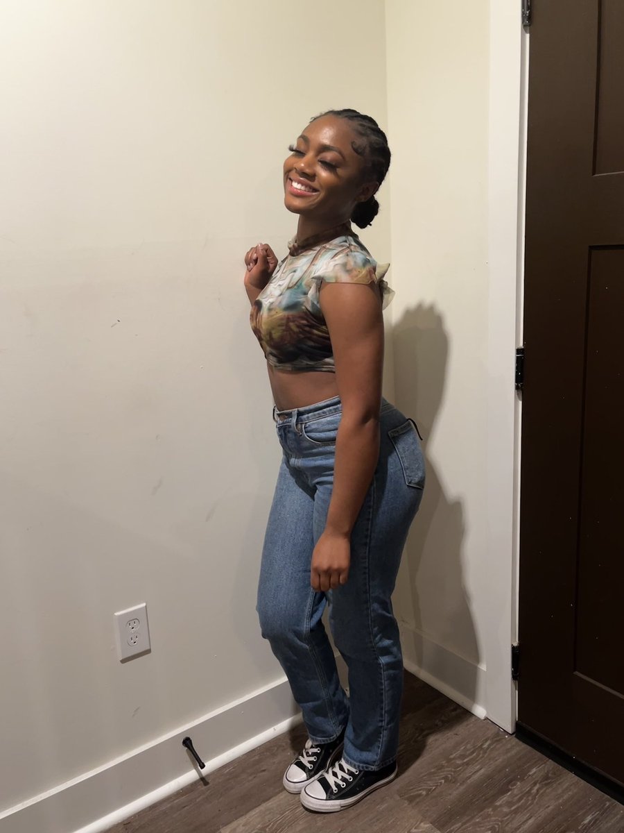 TheonlyLela's tweet photo. Shortie but a cutie ☺️ https://t.co/GcYW47Hu9E