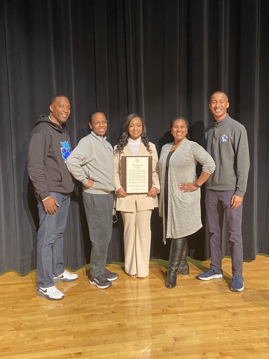 <a href="/westlakelions/">Westlake High School</a> are EXCITED that senior Makenzie Thompson has been awarded a proclamation from <a href="/COSFGA/">City of South Fulton</a> for receiving over $1M in college scholarships and has committed to Tuskegee University!  💪🏽💪🏽🔥🔥🦁🦁#ONEWestlake <a href="/JarvisAdamsEdu/">Jarvis Adams</a> <a href="/CEWHickman/">CH</a> <a href="/Franchesca_Warr/">Franchesca Warren</a> <a href="/KelceyWhite5/">Kelcey White</a>