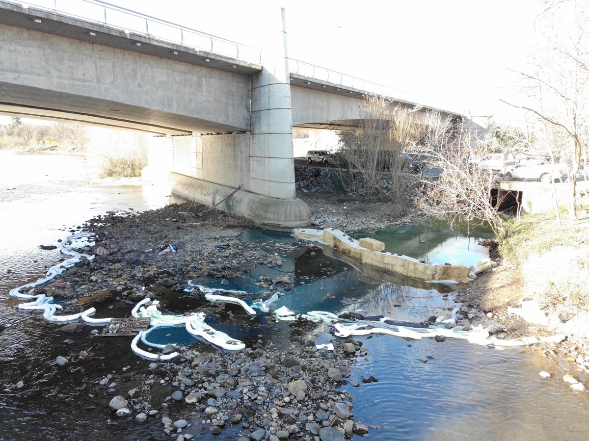 ***Downtown Redding Tanker Spill Update 12:40pm*** 
Please continue to avoid the area as <a href="/Reddingfire/">Redding Fire Department</a>, <a href="/ReddingPolice/">Redding Police Dept. 🚔</a> and agency partners continue to secure the scene.  Current anticipated reopening of the area is 9pm this evening. Thank you.