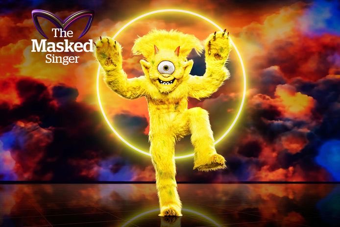 VanerumKatrien's tweet photo. Is it you Barry??? #TheMaskedsinger #bartcannaerts #Vtmthemaskedsinger #vtm https://t.co/QRS61wAQ5Q