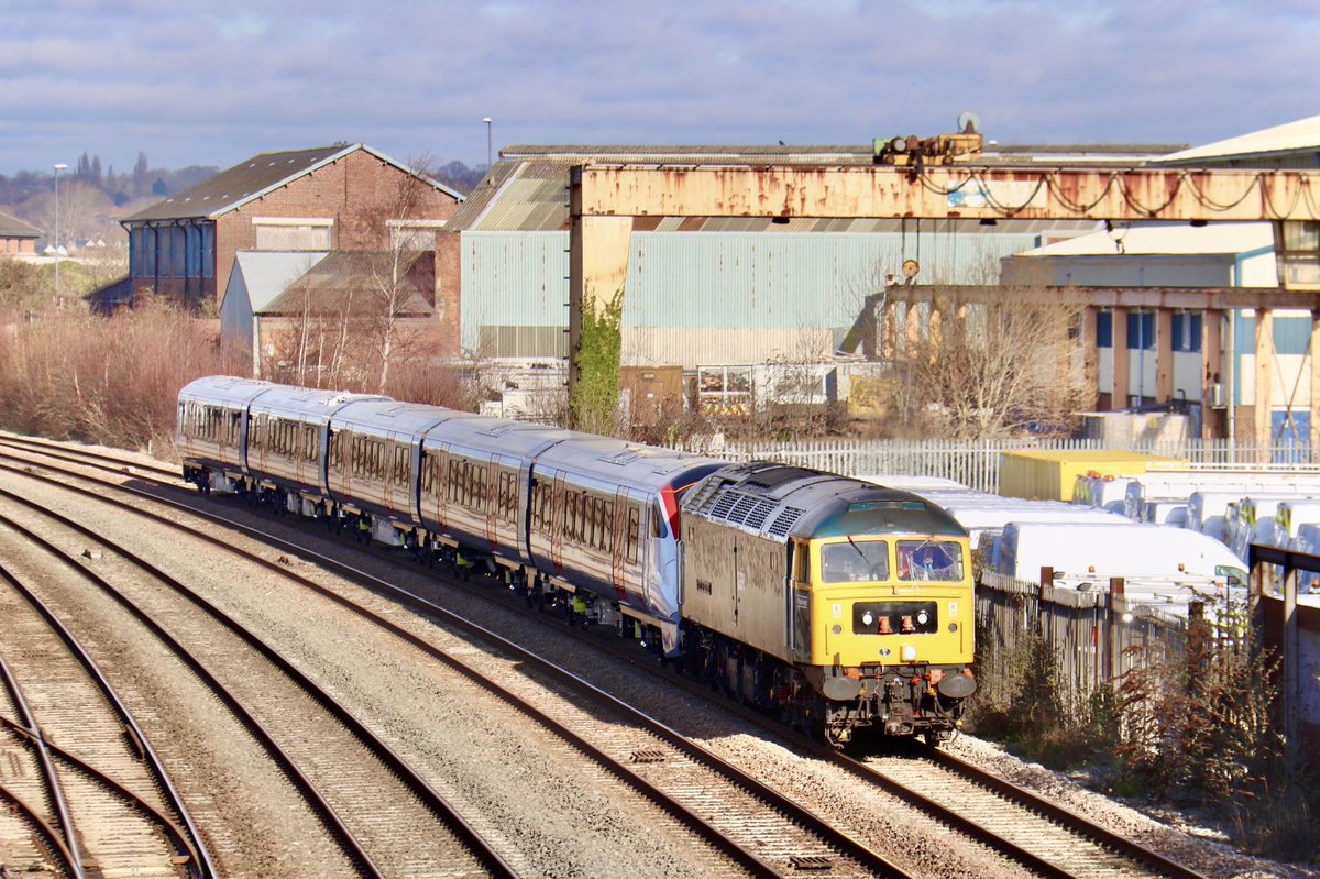 HiPa125's tweet image. GBRf #Class47 47749 ‘CITY OF TRURO’, with Greater Anglia #Class720 720525 in-tow, working 5Q30 1050 Derby Litchurch Lane &amp;gt; Wolverhampton Oxley Maintenance Depot

Derby 🐏
21/01/21