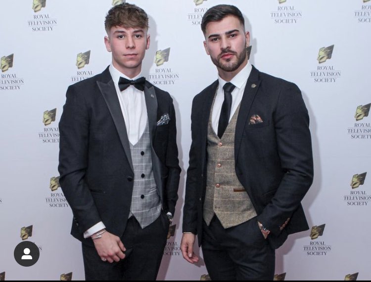 Billy and Owen cute pic of them they look amazing here