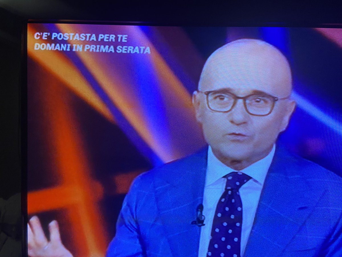 guascona's tweet photo. C’è POSTASTA PER TE ??? 🙀 #GFVIP https://t.co/6UZmk7epim