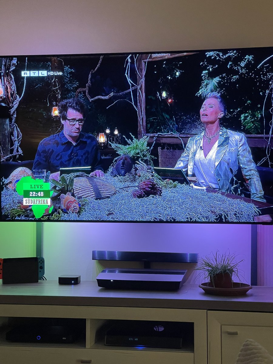 IsaFrenz's tweet photo. Warum ist das Bild so komisch? #ibes https://t.co/2nwvTHpLWY