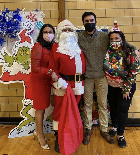 ZohranKMamdani's tweet photo. Before winter break I was so happy to join @zone126queens at #PS171 for their 4th Annual Cocoa Mingle.
During this uncertain time, I’m happy to be able to share moments of joy, solidarity, and support with our students and teachers ✨ https://t.co/bIpIg5heq9