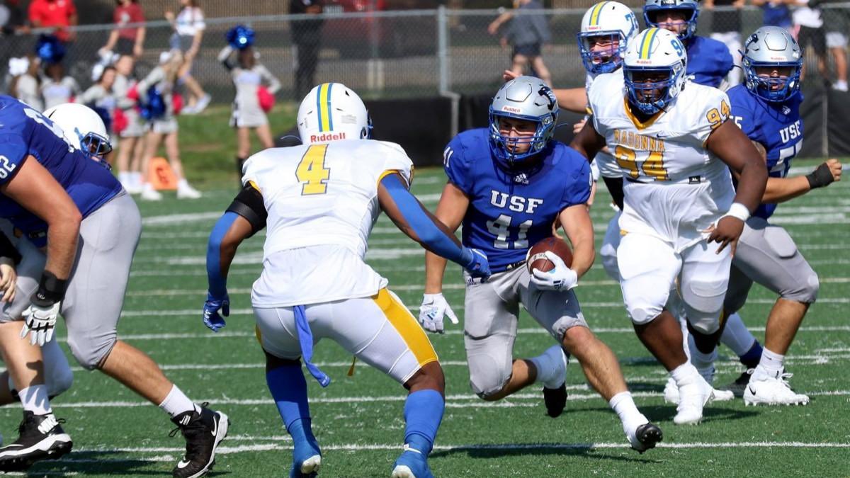 brindonpatrick's tweet image. Had a great visit today at USF. Thank you for showing me around the football facilities! @CoachPatDonley  @CoachDinan