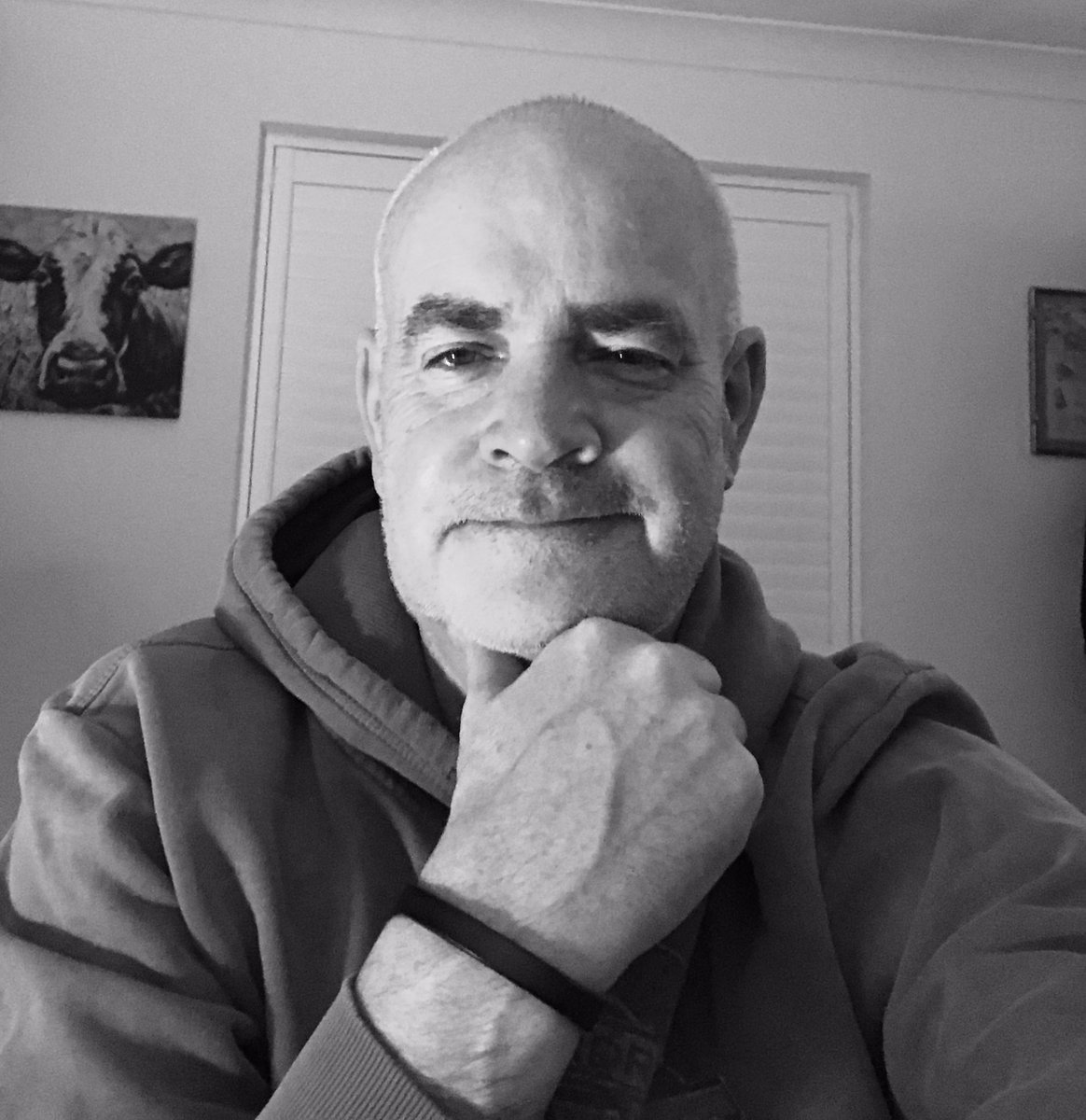 Watching the Hobbit. I’ve seen it before but at this precise moment in time I have no idea what the fuck is going on. 

My head isn’t focused so I’m going to have rethink the evening’s entertainment. Any alternative suggestions People things?