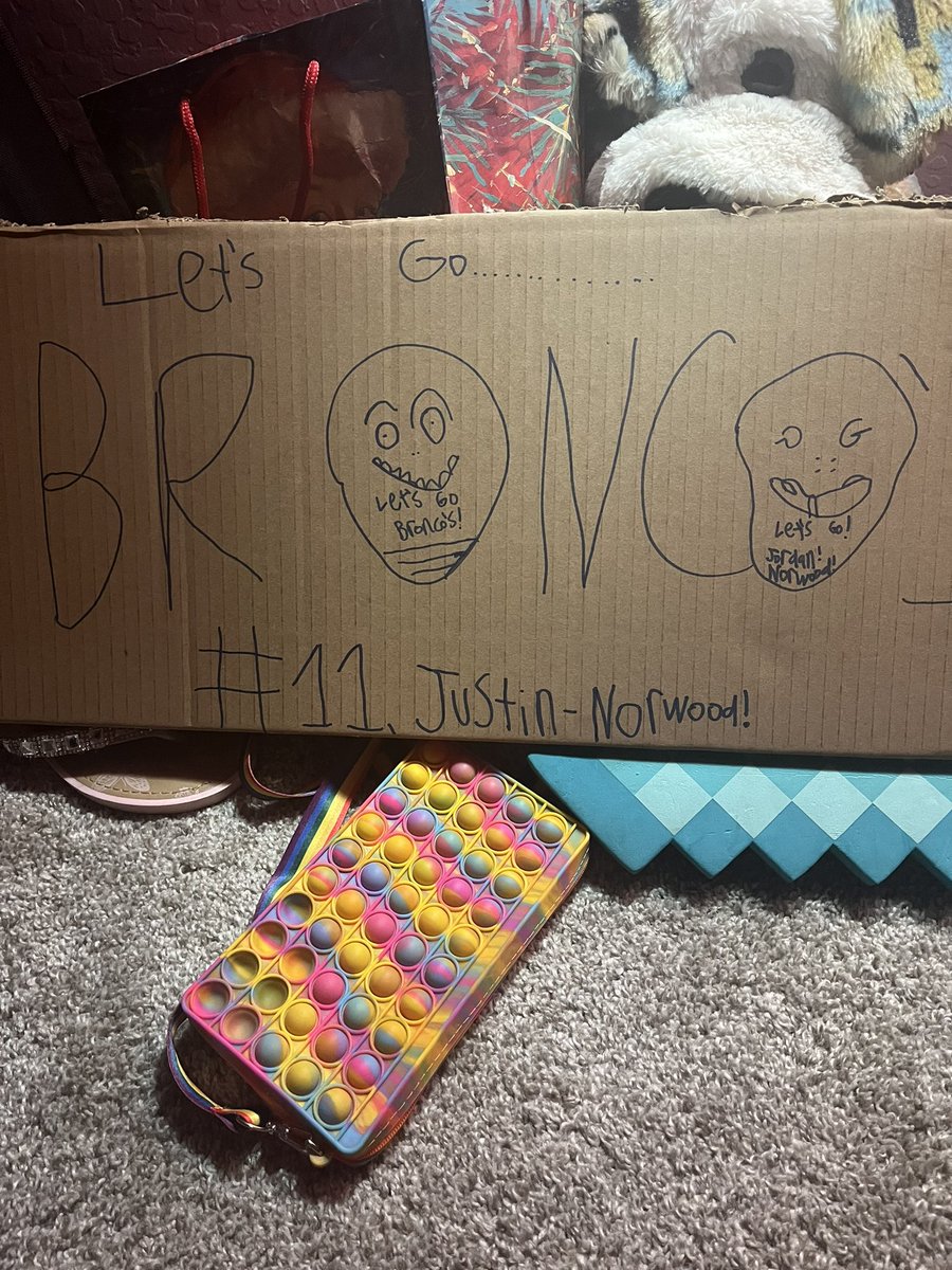 hellonewman212's tweet photo. So my daughter is a big #broncos fan and made this sign earlier this season. She’s a huge @jordanorwood fan, should I tell her? She did get Jordan right in the broncos O 😂 #notjustin https://t.co/WCBlN5UqKM