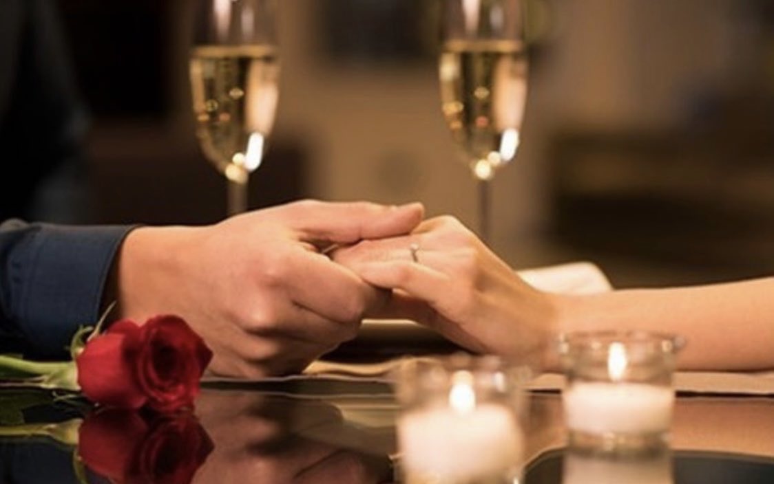 Treat someone special this Valentines Day ❤️🌹 

We have gift vouchers available. There is lots of choice from romantic dinners to luxury overnight stays with use of our indoor swimming pool. 

huntonparkhotel.co.uk/gift-vouchers/

#huntonparkhotel #valentinesgift #giftvoucher