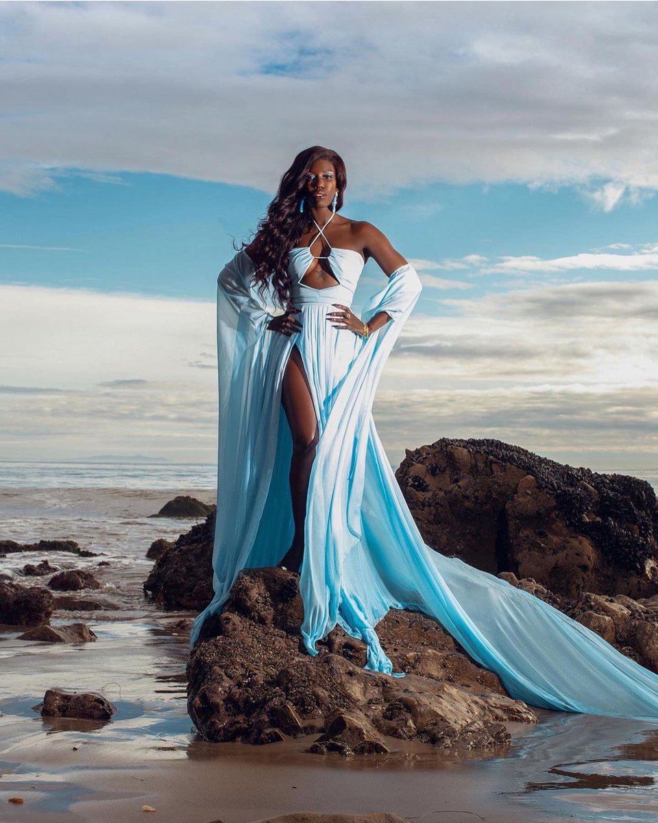 DaShoneByDaSh's tweet photo. Yeeessss! Happy Birthday to our client @badassboz wearing a custom powder blues chiffon dress with 15ft. Train and flowy sleeves. 

Styled by @germanee_g

Tailored to Fit! #SewPerfect #DaShoneByDaSh
Follow @dashonebydash #bozomasaintjohn #Birthday https://t.co/VlOquucDTe