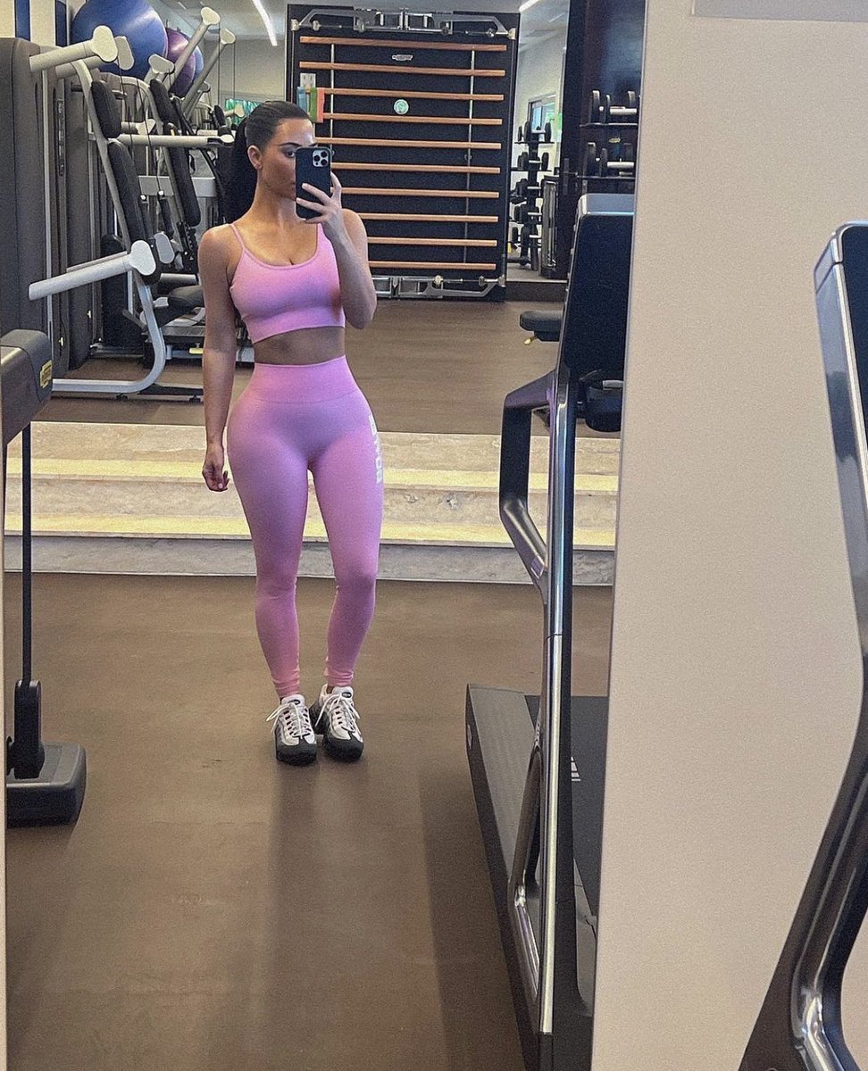bennetts_'s tweet photo. Kim Kardashian still loves 110s https://t.co/mjwlMtcU5l