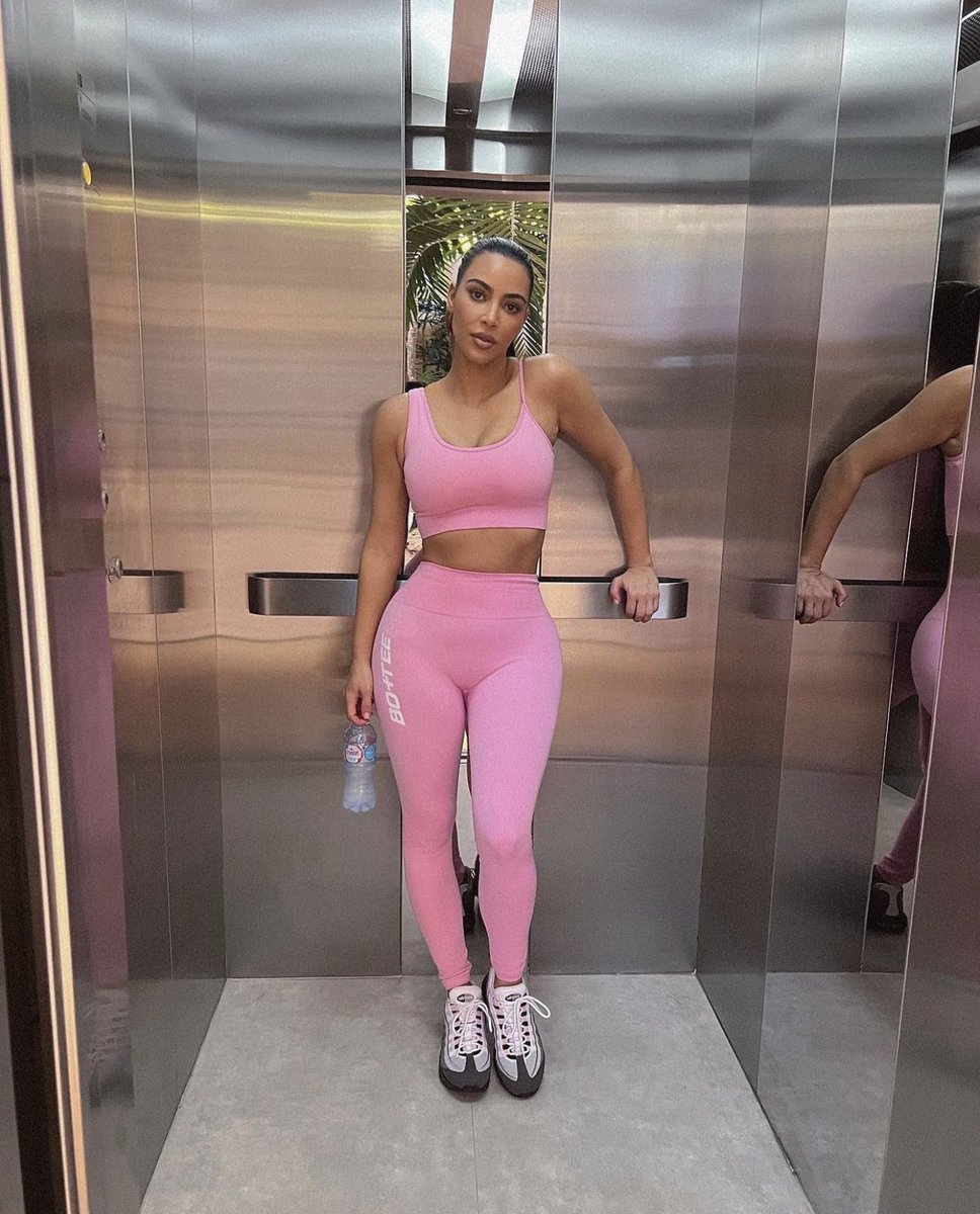 bennetts_'s tweet photo. Kim Kardashian still loves 110s https://t.co/mjwlMtcU5l