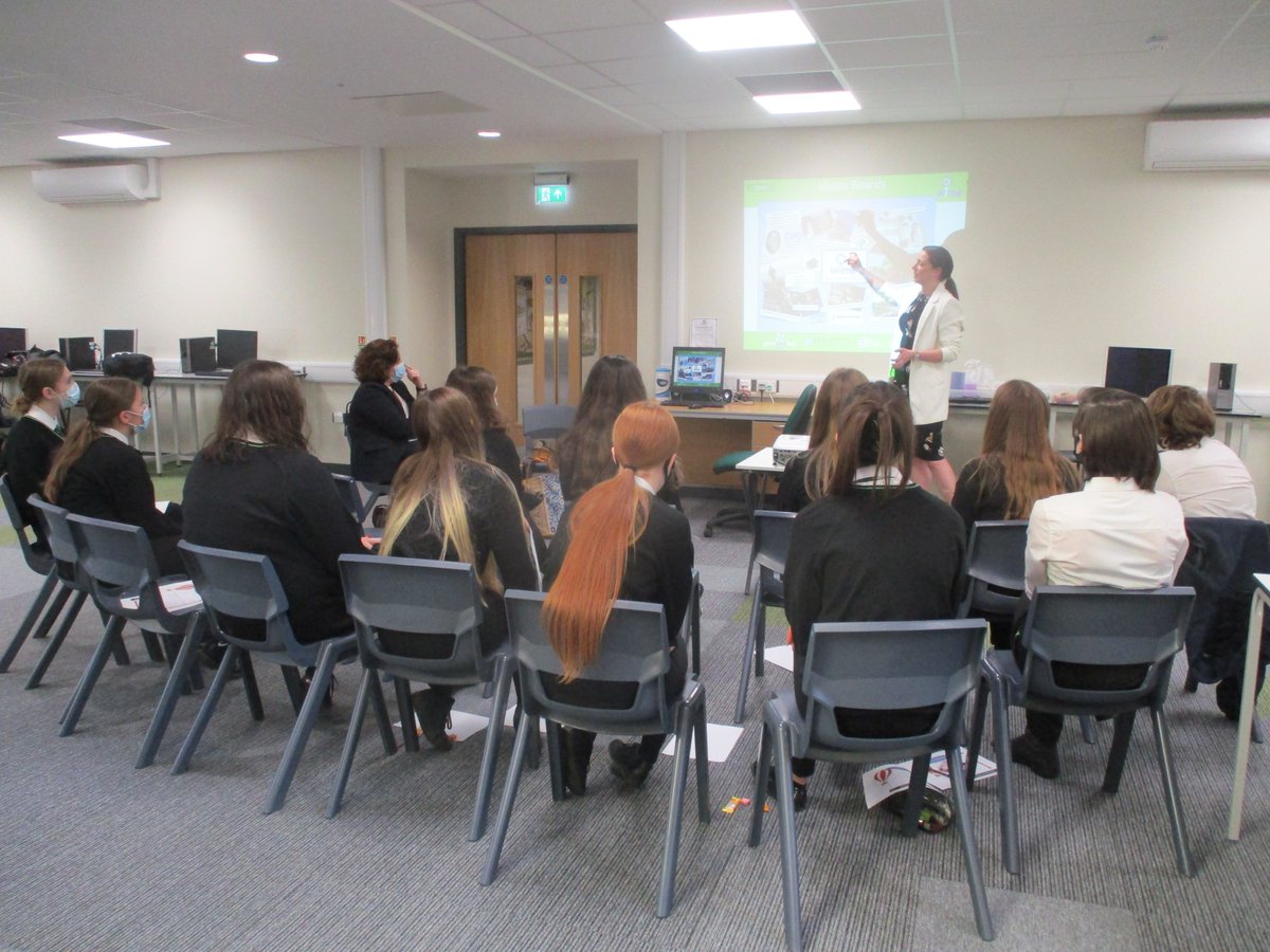 Thank you to Gemma from @BostonairGroup and Jenny from @CBSolutions1 who visited @SchoolLongcroft as part of our Careers Programme. #WiME @greenporthull @SiemensGamesa Read about their inspiring visit in our Newsletter:   https://t.co/AivciXKYw0 https://t.co/C9JFfaQvl4