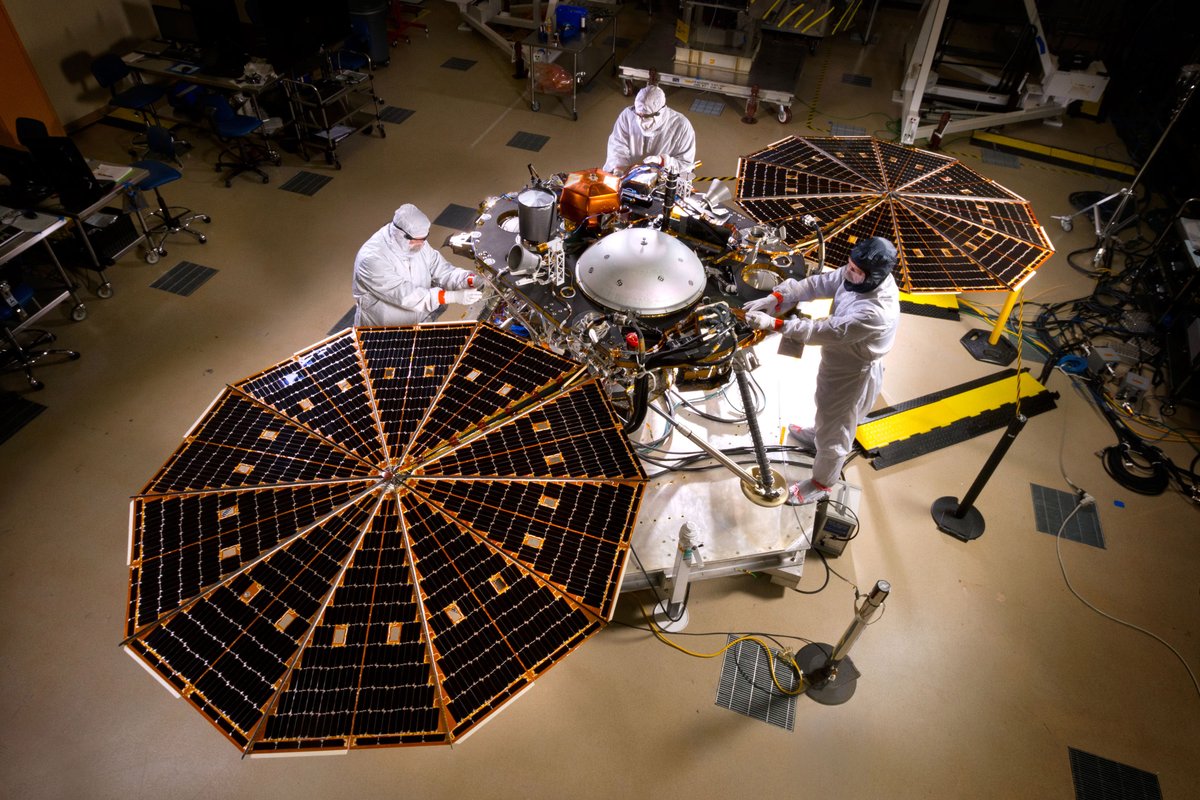 NASAJPL's tweet photo. Calling early-career scientists! @NASAInSight's "InSightSeers" program is accepting applications. It’ll expose participants to work on an interplanetary mission team. They'll be paired with a mentor and attend the virtual team meeting. Apply by Feb. 4: https://t.co/sKP2QSyQj9 https://t.co/Bza7QZ8uMl