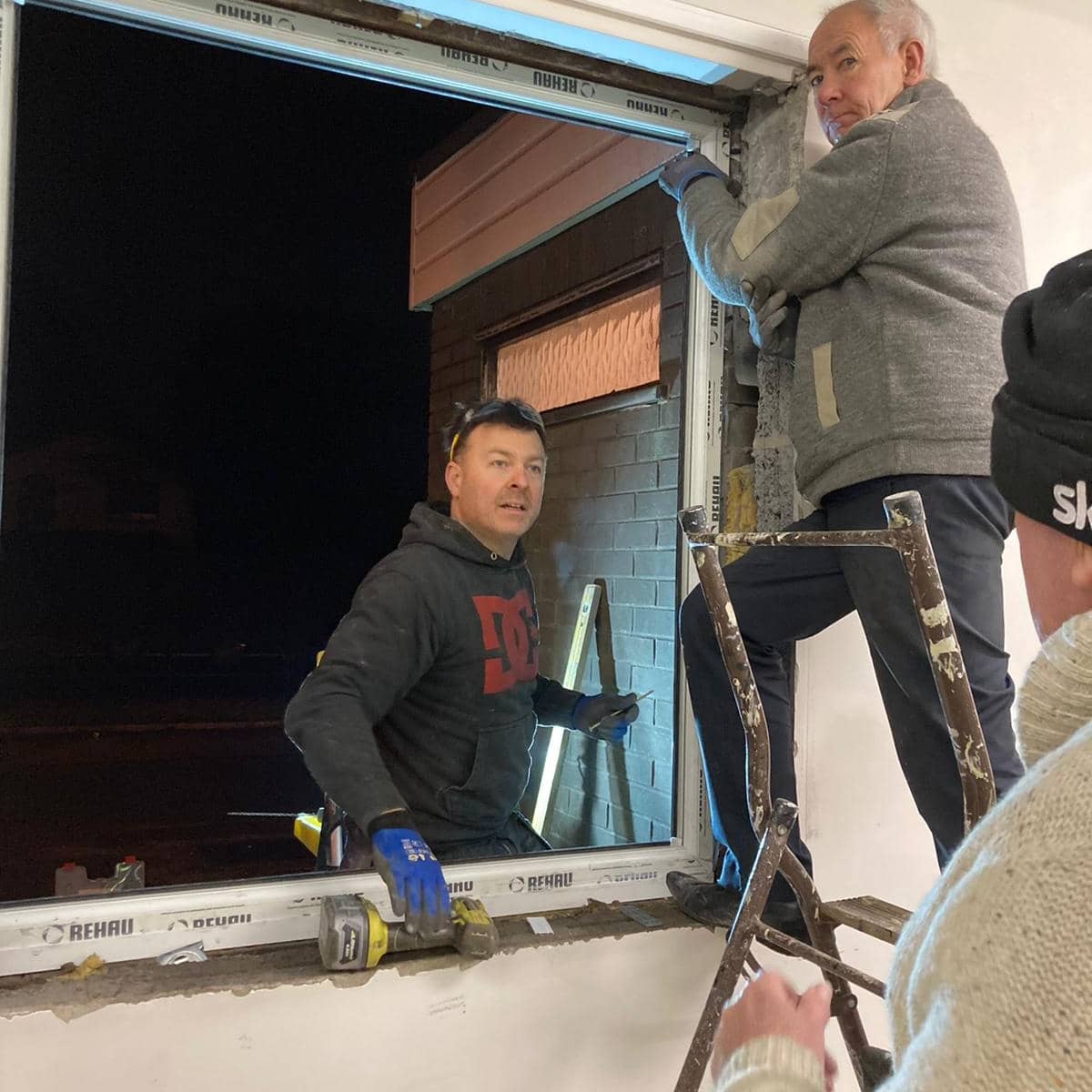 tarbockvilhall's tweet photo. Thanks so much to local neighbours and volunteers for fitting the swanky new window 😍 https://t.co/EMXnu1FYGj