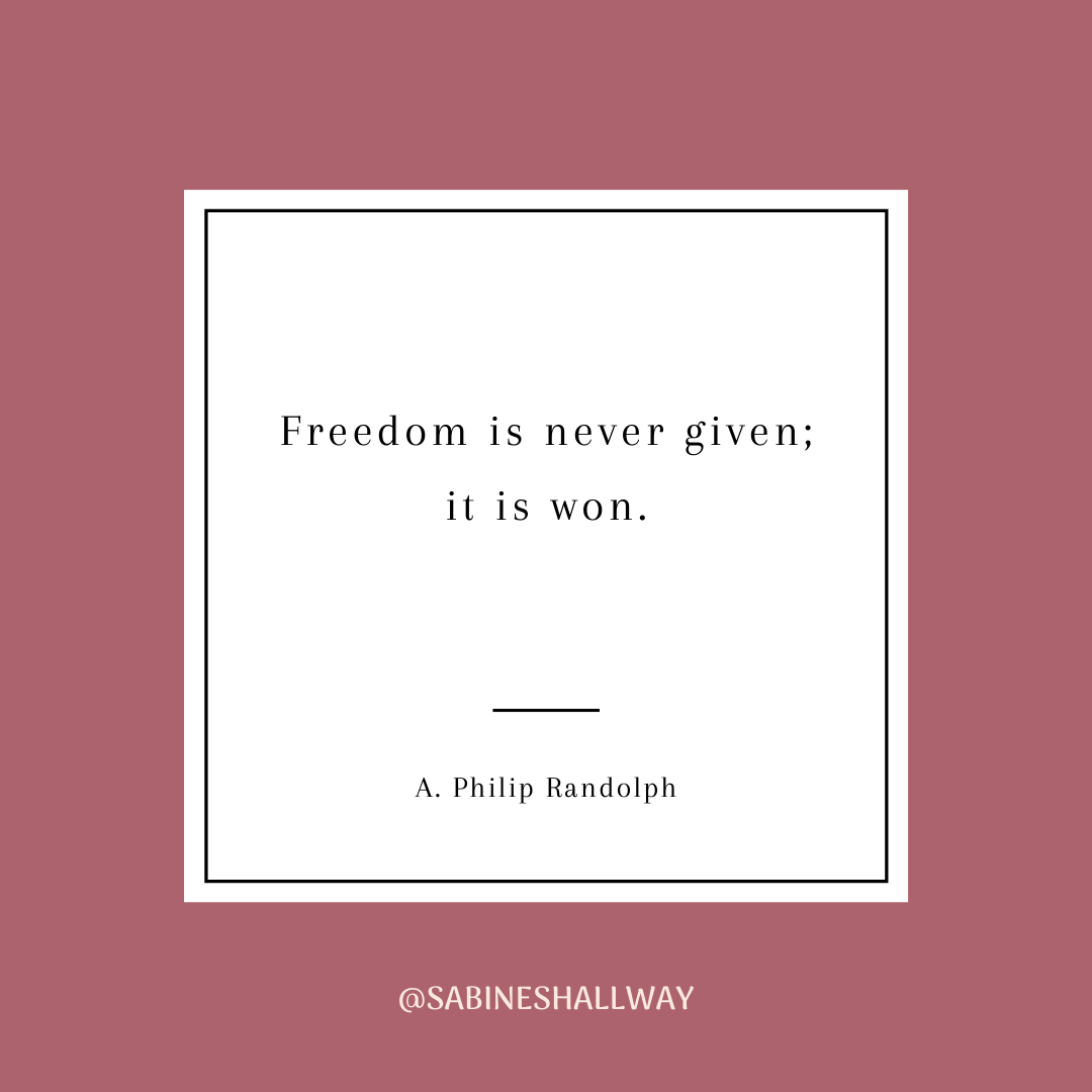 SabinesHallway's tweet photo. Happy Friday❄️⁠
⁠
#Quote of the day!
.⁠
.⁠
.⁠
.⁠
.⁠
.⁠
.⁠
.⁠
#motivation #mindset #wordsofwisdom #inspirationalquote https://t.co/AoRGnpJlFB