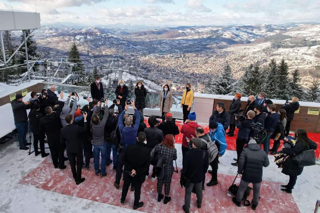 EditaDapo's tweet photo. Power i Đapo pokrenule kampanju za podizanje turističke atraktivnosti BiH
- Projekat koji danas slavimo jeste pokretanje međunarodne promocije BiH sa TripAdvisor-om koji predstavlja globalnu svjetsku internet platformu za turizam - rekla je federalna ministrica Edita Đapo. https://t.co/G9hS78G4uy