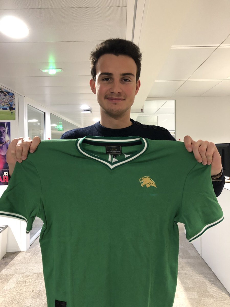 lequipedusoir's tweet photo. 🚨Cadeau du soir 🚨

RT &amp; Follow @lequipedusoir puis désignez un chroniqueur qui vous fera gagner un tee-shirt aux effigies de Lyon et Saint-Étienne.  Bonne chance 🍀 #EDS https://t.co/TFRIm2g5Pi