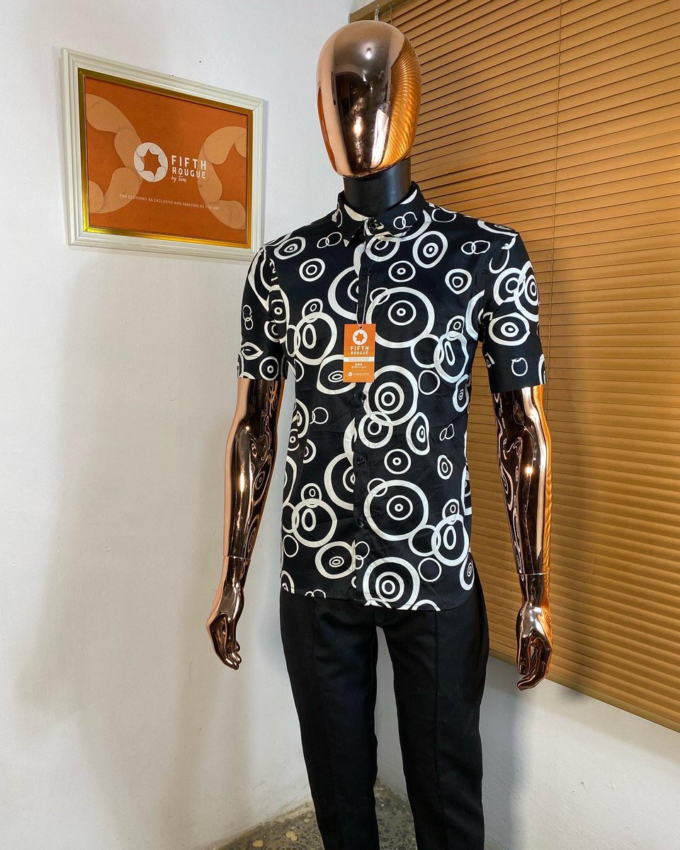 iam_teem's tweet photo. Pls help Retweet when you see this 🙏🏾🙏🏾🙏🏾
Fifthrougue Monochrome 3color piece collar shirt and black pant trouser.
.
Available in different mixture of your choice and different sizes.
.
Price: 18,000naira/ $43
#snake #Lagosisland #amala #Ozark #agbaby https://t.co/SBJzQfQlH4