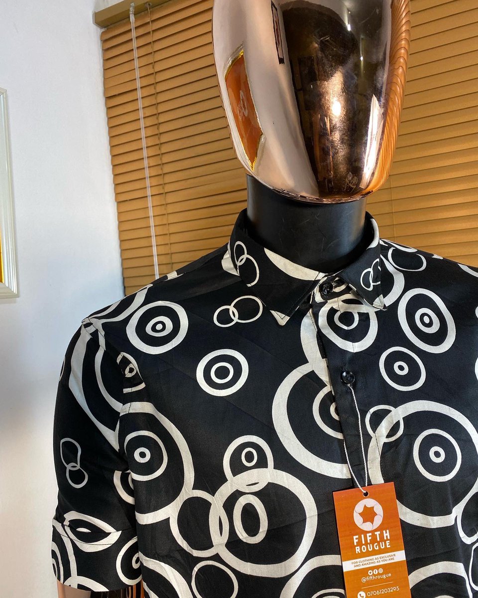 iam_teem's tweet photo. Pls help Retweet when you see this 🙏🏾🙏🏾🙏🏾
Fifthrougue Monochrome 3color piece collar shirt and black pant trouser.
.
Available in different mixture of your choice and different sizes.
.
Price: 18,000naira/ $43
#snake #Lagosisland #amala #Ozark #agbaby https://t.co/SBJzQfQlH4