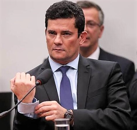 MORO20225's tweet photo. Errou feio quem apostou que o presidenciável @SF_Moro  (Podemos) tem dedicado tempo extra em treinamento de mídia training ou em aulas de fonoaudiologia. O ex-juiz da Operação Lava Jato está fazendo aulas de MMA da política.
#BateuLevou
#BolsonaroCovarde 
#Lulacanalha
#Moro2022 https://t.co/IkPL4MID2V