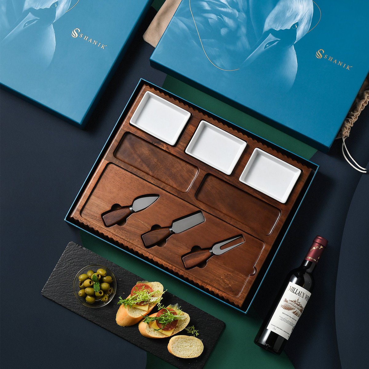 WorldOfShanik's tweet photo. Personalized Cheese Board with Slate Blade and Utensils, Charcuterie Board, Cutting Board, Food Serving Platter with 3 Ceramic Bowls #CheeseBoardGift #PersonalizedBoard 
$74.99
➤ https://t.co/AsZb5LOt3H https://t.co/biXvXGaYqY