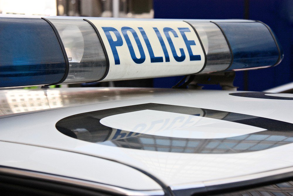 Kew Police (@mpskew) on Twitter photo #APPEAL | Police are investigating a residential burglary which took place around 1415hrs today, 21st January 2022 on Kew Green. Suspects believed to be driving a silver Volvo V40. Anyone with information is asked to contact us at Kew@met.police.uk #APPEAL | Police are investigating a residential burglary which took place around 1415hrs today, 21st January 2022 on Kew Green. Suspects believed to be driving a silver Volvo V40. Anyone with information is asked to contact us at Kew@met.police.uk