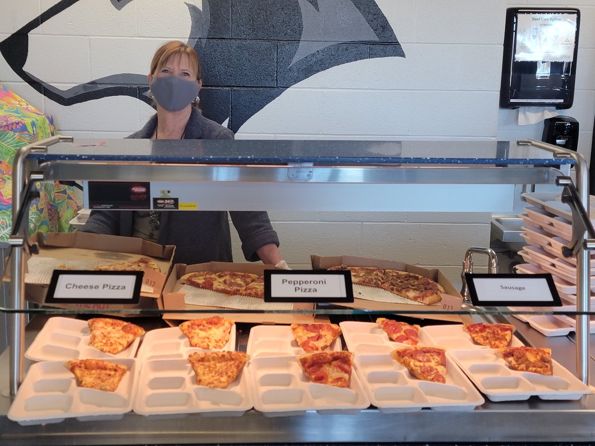 raypecschools's tweet photo. With many staff out ill &amp; a shortage of substitutes, we are doing whatever it takes each day to keep school in session. CFO Cynthia Byous &amp; @DrMikeSlagle are pictured helping @nutrition_rp with lunch. Thanks to all Ray-Pec staff going above and beyond during a challenging time! https://t.co/oiR5ZpsOwp