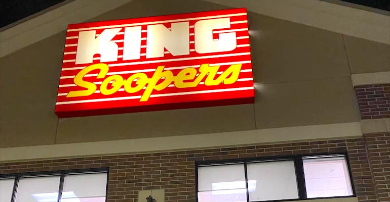 SN_news's tweet photo. King Soopers, UFCW Local 7 reach tentative strike settlement. Grocery workers to begin ratification votes on new contract next week. https://t.co/KCOxBfS9NY https://t.co/5G7KNBIZqN