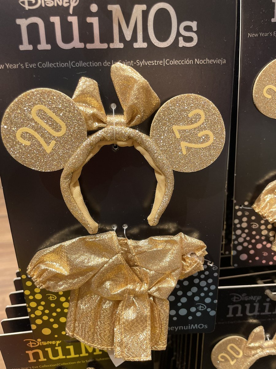 333Stacey's tweet photo. Hmmm Disney traveling back in time?! But why that year?? 😂 https://t.co/5eyh8aSfSJ