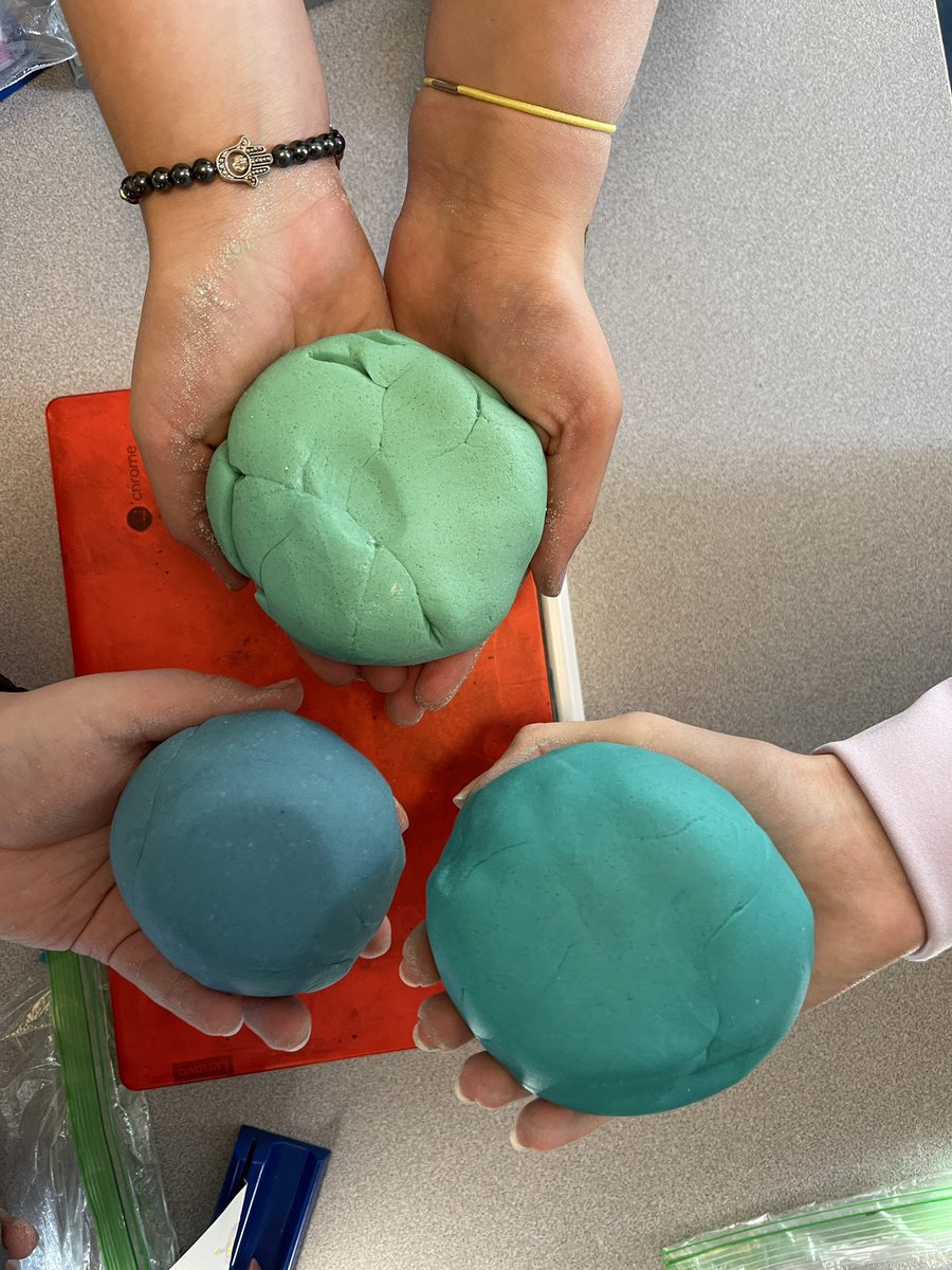 5th grade Science Mixtures &amp; Solutions- play dough play day! #BrewersBunch <a href="/Lisa_brewer12/">Lisa Brewer</a> #ditchbook #wleced <a href="/KeithElementary/">Keith Elementary</a>